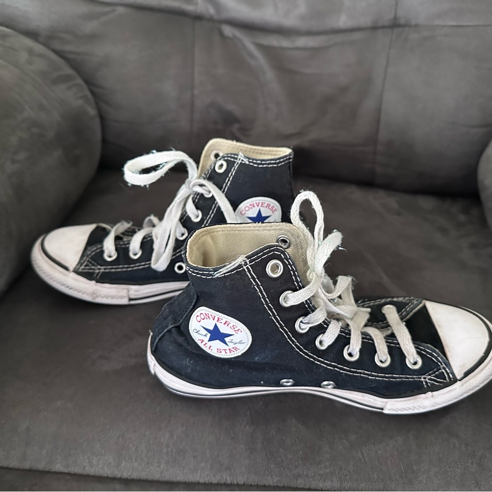 Converse Allstars Chuck Taylor Black Hi Tops kids 2.5 youth - Picture 2 of 5